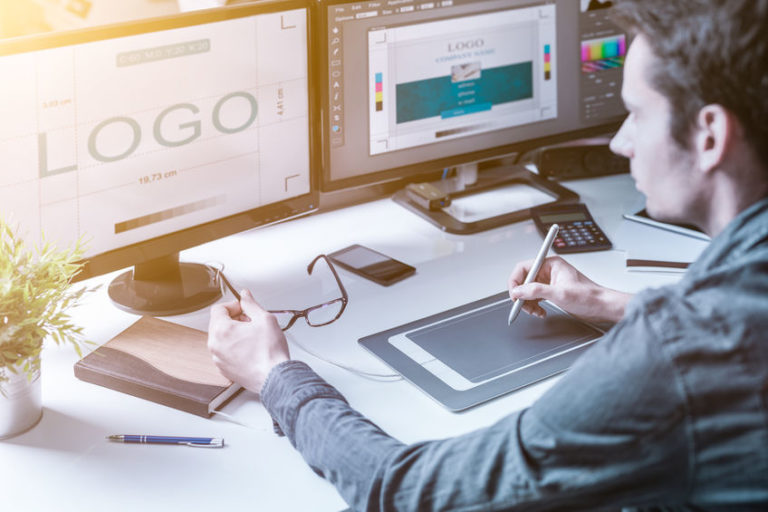 4 Tips to Become a Good Professional Graphic Designer 